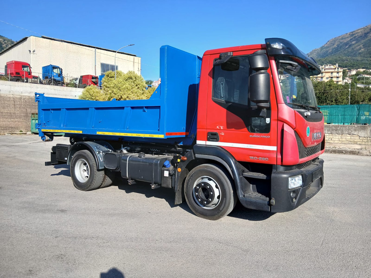 IVECO EUROCARGO 150-280 - Camion ampliroll: photos 5 IVECO EUROCARGO 150-280 - Camion ampliroll: photos 5