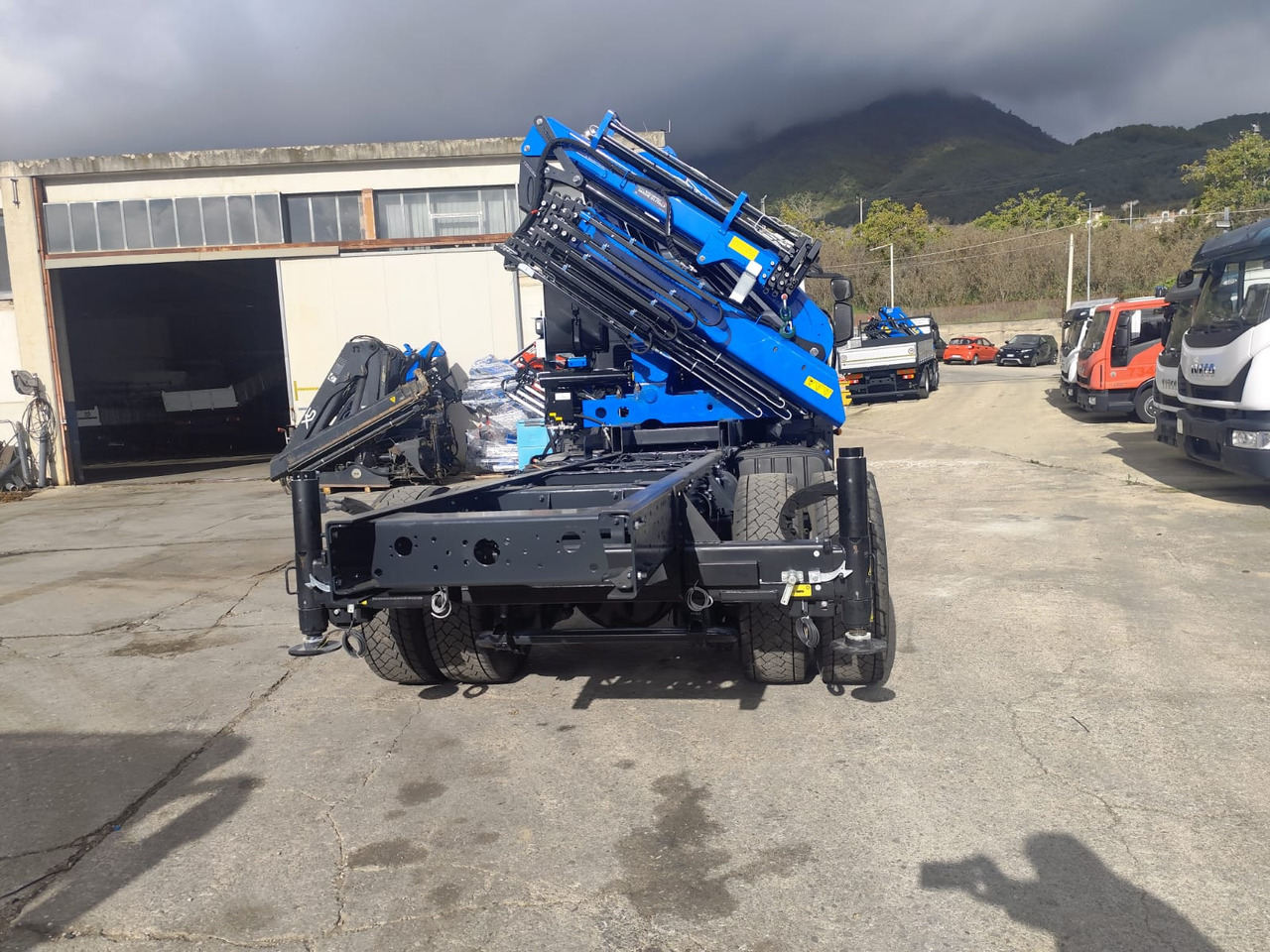 Camion grue, Camion grue IVECO EUROCARGO 180-250: photos 18 Camion grue, Camion grue IVECO EUROCARGO 180-250: photos 18