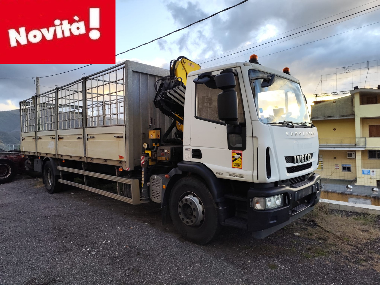 IVECO EUROCARGO 180E25 - Camion grue, Camion grue: photos 1 IVECO EUROCARGO 180E25 - Camion grue, Camion grue: photos 1