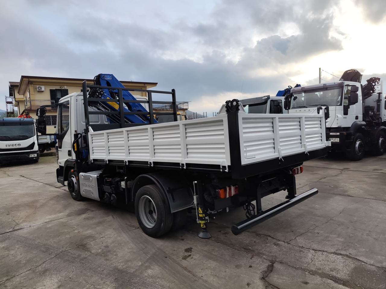 Camion benne, Camion grue IVECO EUROCARGO 75-160: photos 27