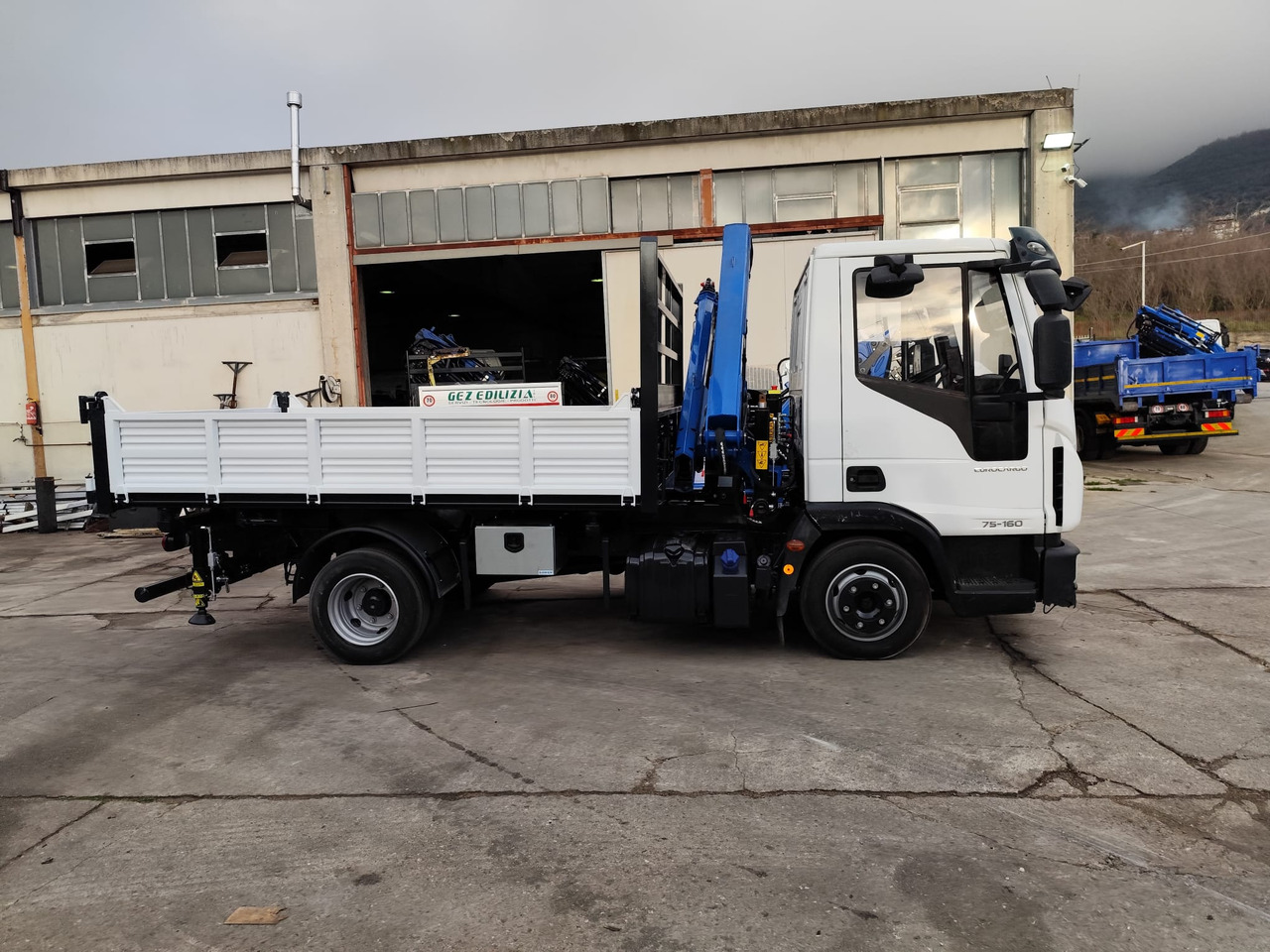 Camion benne, Camion grue IVECO EUROCARGO 75-160: photos 33