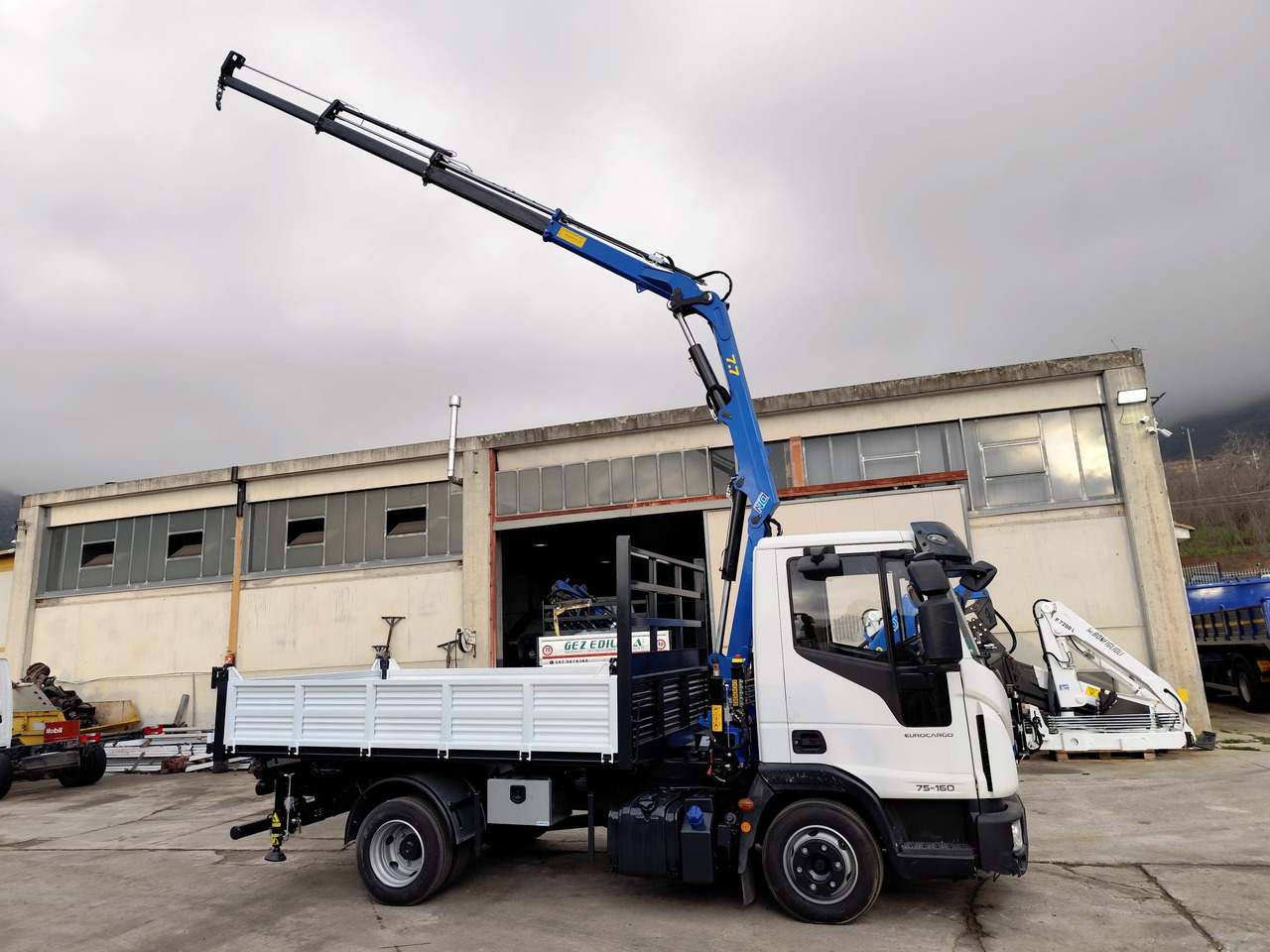 Camion benne, Camion grue IVECO EUROCARGO 75-160: photos 48