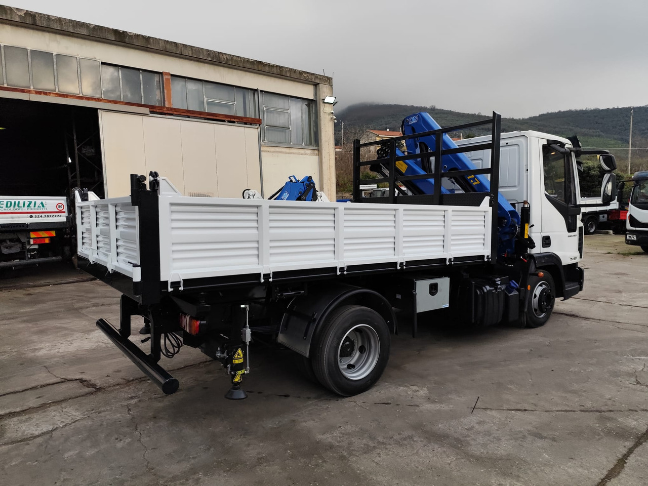 Camion benne, Camion grue IVECO EUROCARGO 75-160: photos 32