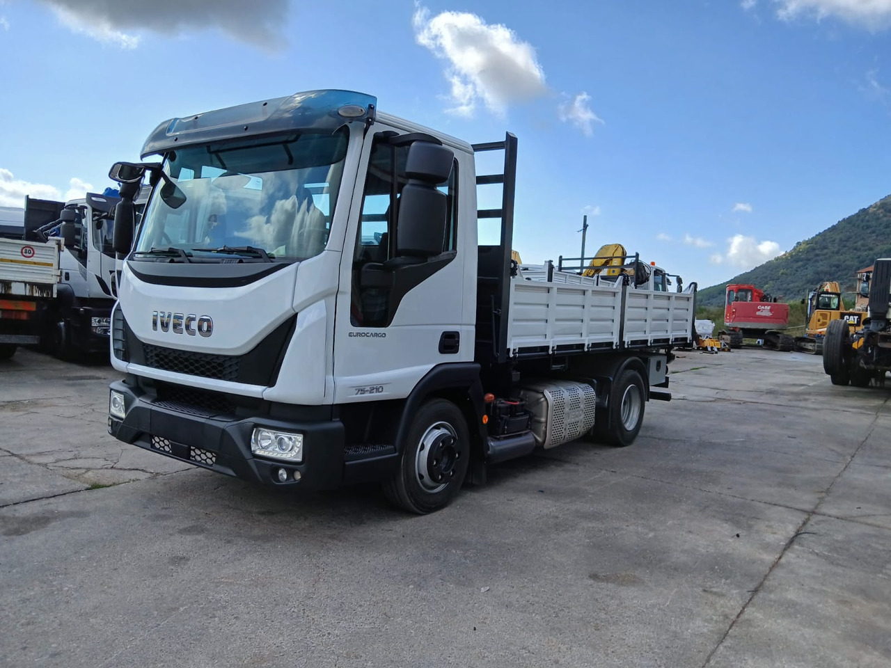 Camion benne IVECO EUROCARGO 75-210: photos 8