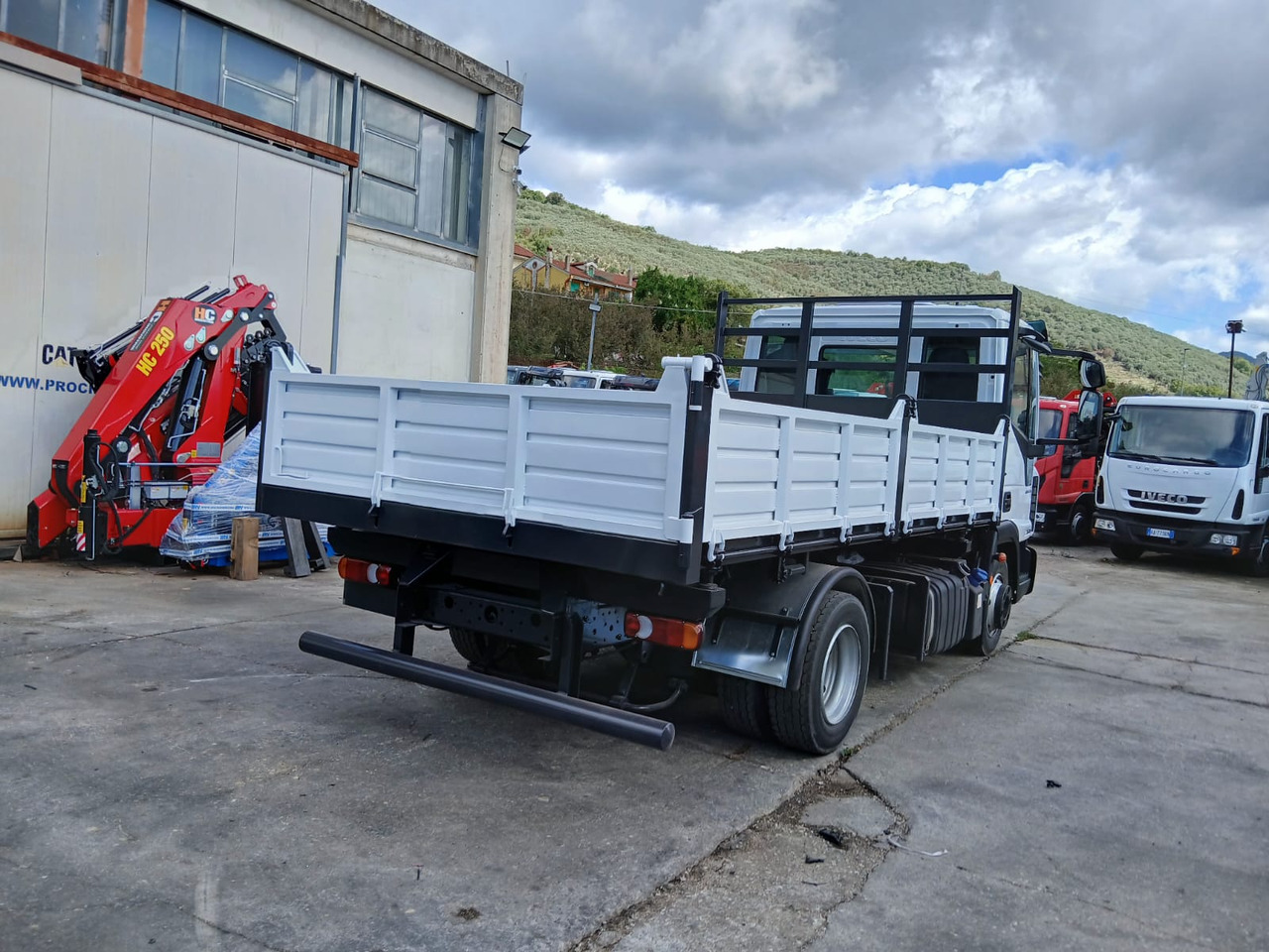 Camion benne IVECO EUROCARGO 75-210: photos 17