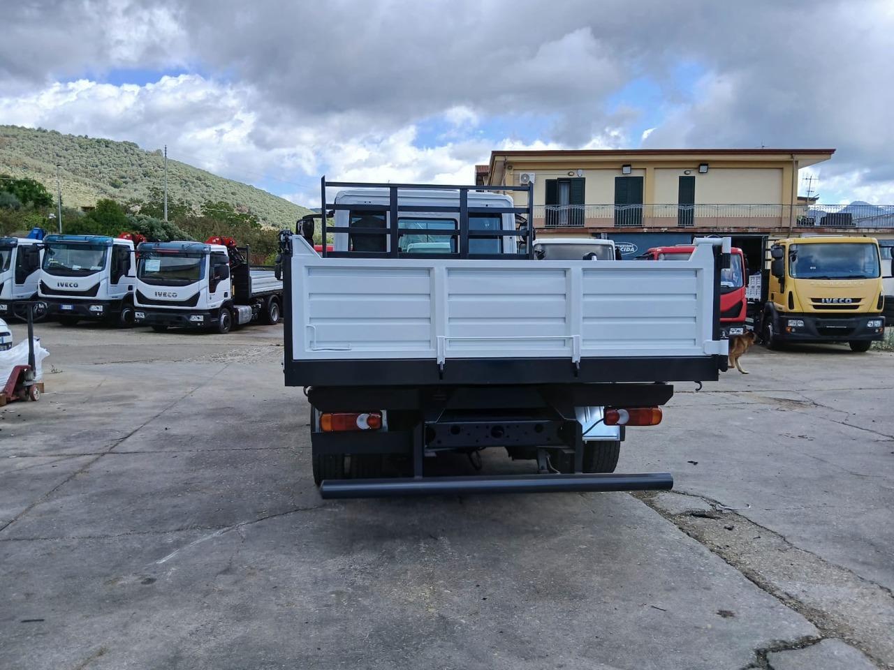 Camion benne IVECO EUROCARGO 75-210: photos 13