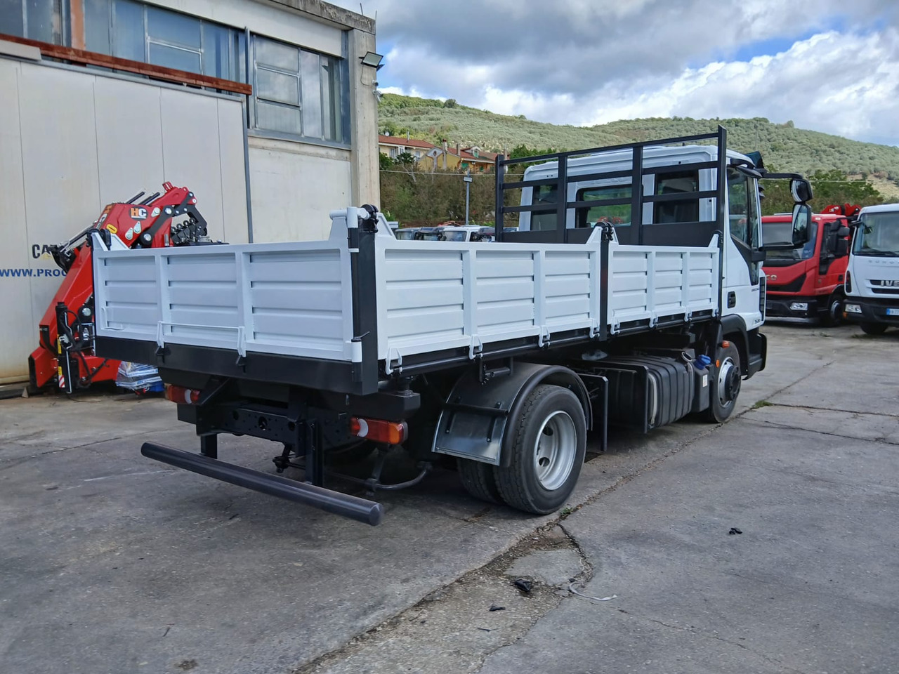 Camion benne IVECO EUROCARGO 75-210: photos 16