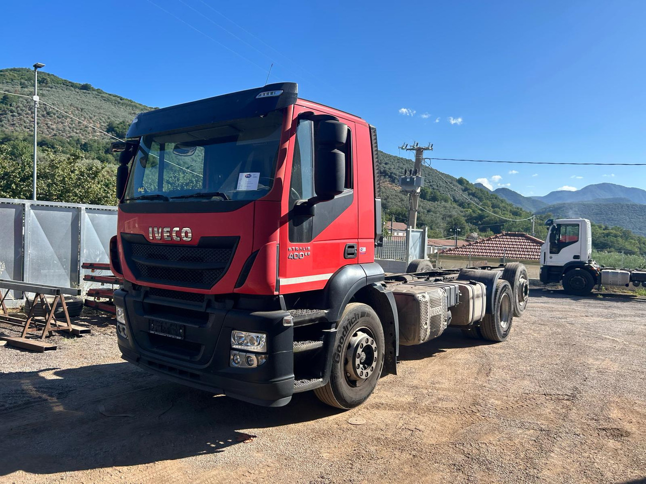 IVECO STRALIS 260S40 - Châssis cabine: photos 1 IVECO STRALIS 260S40 - Châssis cabine: photos 1