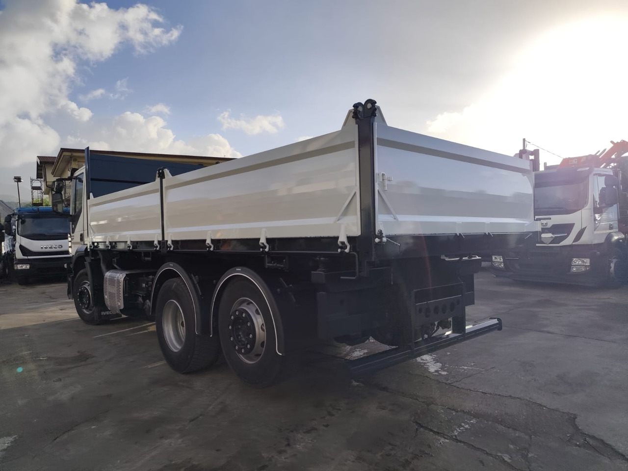 IVECO STRALIS AD 260S31 - Camion benne: photos 4 IVECO STRALIS AD 260S31 - Camion benne: photos 4