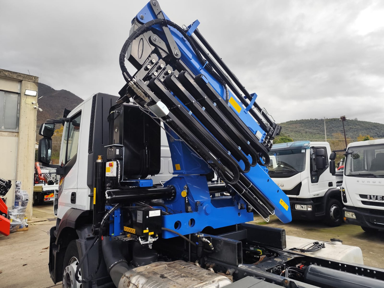 IVECO STRALIS AD 260S31 Y/P - Camion benne, Camion grue: photos 4 IVECO STRALIS AD 260S31 Y/P - Camion benne, Camion grue: photos 4