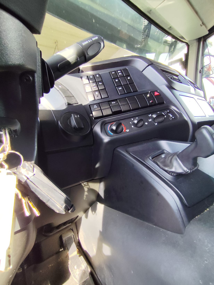 IVECO STRALIS AD 260S31 Y/P - Camion benne, Camion grue: photos 4 IVECO STRALIS AD 260S31 Y/P - Camion benne, Camion grue: photos 4