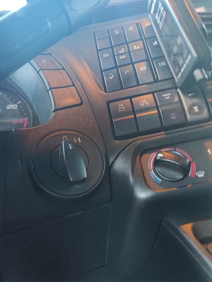 IVECO STRALIS AS 260S46 - Camion plateau: photos 2 IVECO STRALIS AS 260S46 - Camion plateau: photos 2