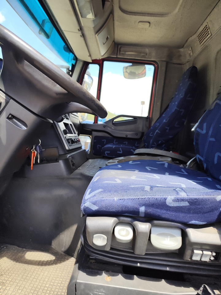 IVECO STRALIS CUBE 260S31 - Camion plateau: photos 2 IVECO STRALIS CUBE 260S31 - Camion plateau: photos 2