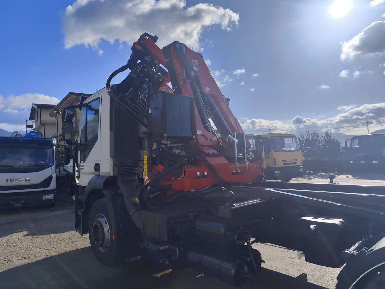 IVECO STRALIS CUBE 260S31 - Camion grue: photos 2 IVECO STRALIS CUBE 260S31 - Camion grue: photos 2