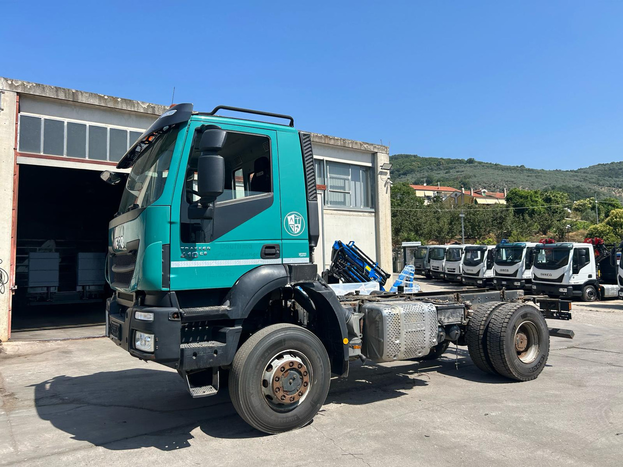 IVECO TRAKKER 190T41 - Châssis cabine: photos 1 IVECO TRAKKER 190T41 - Châssis cabine: photos 1