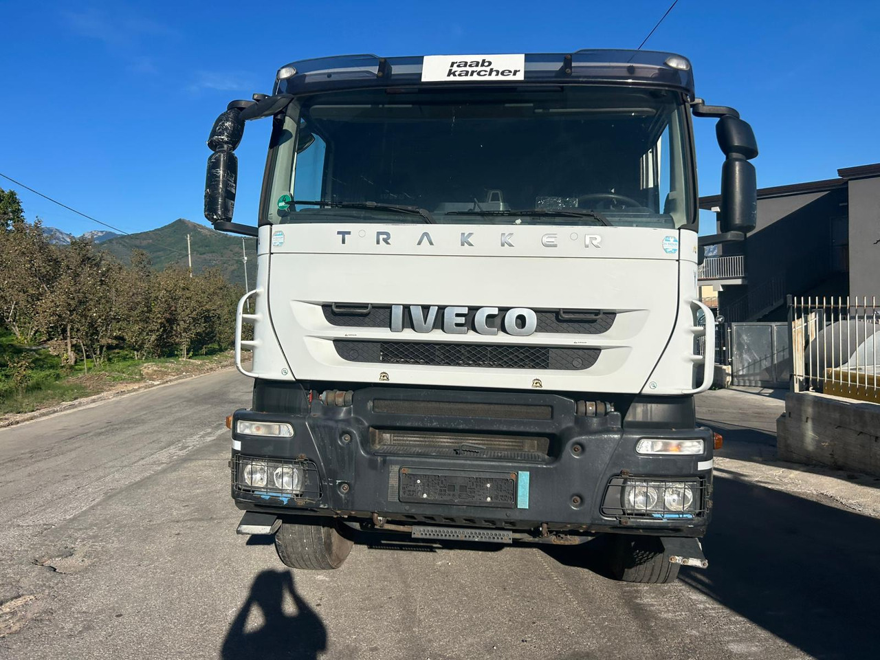 IVECO TRAKKER 260T36 - Camion plateau: photos 3 IVECO TRAKKER 260T36 - Camion plateau: photos 3