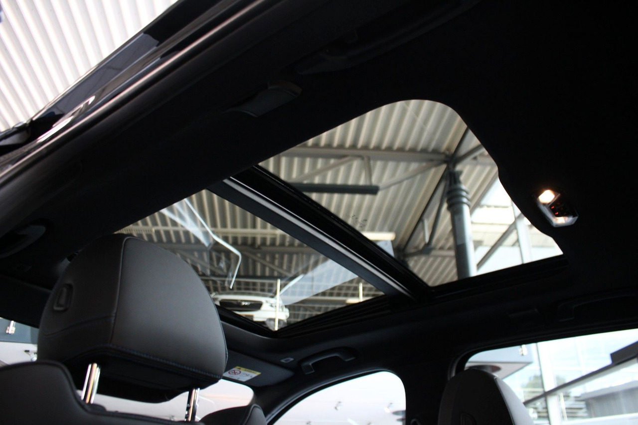 Voiture break BMW 330 d Touring xDrive M Sport Panorama ACC HuD: photos 12 Voiture break BMW 330 d Touring xDrive M Sport Panorama ACC HuD: photos 12