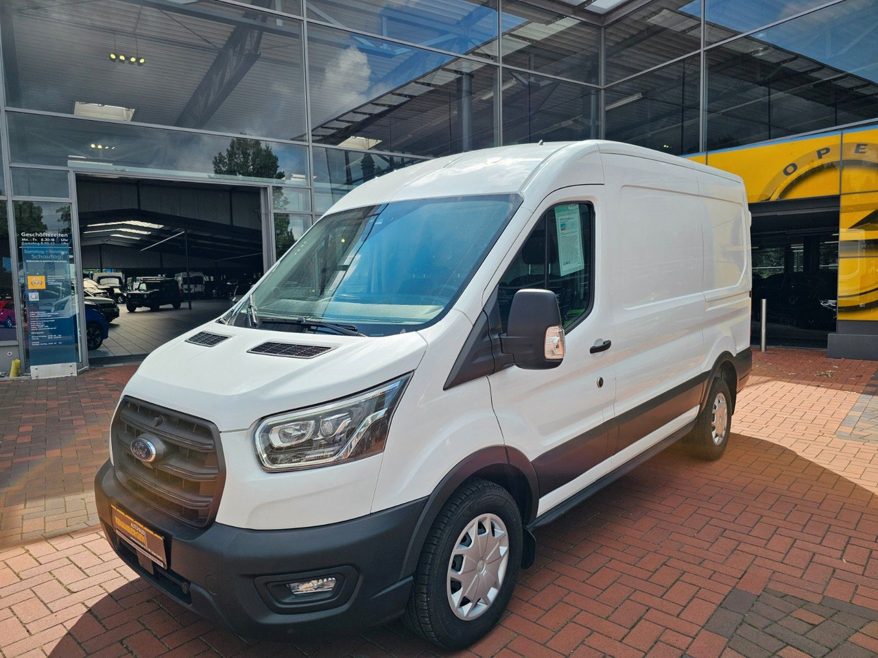 Ford Transit Kasten 350 L2H2 Trend Regalsystem Kamera - Fourgon utilitaire: photos 1 Ford Transit Kasten 350 L2H2 Trend Regalsystem Kamera - Fourgon utilitaire: photos 1