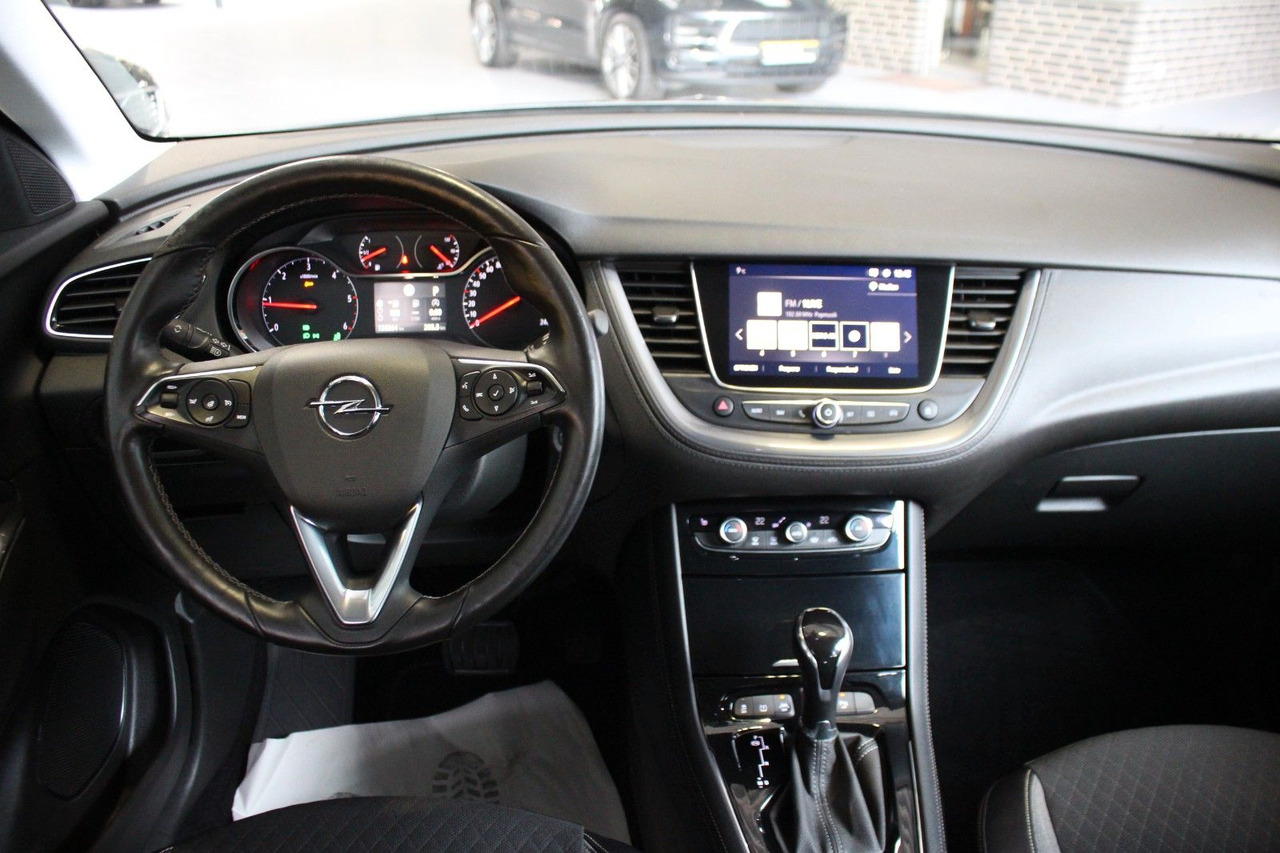 SUV neuf Opel Grandland X Innovation AT-8 Navi Kamera LED AHK: photos 15