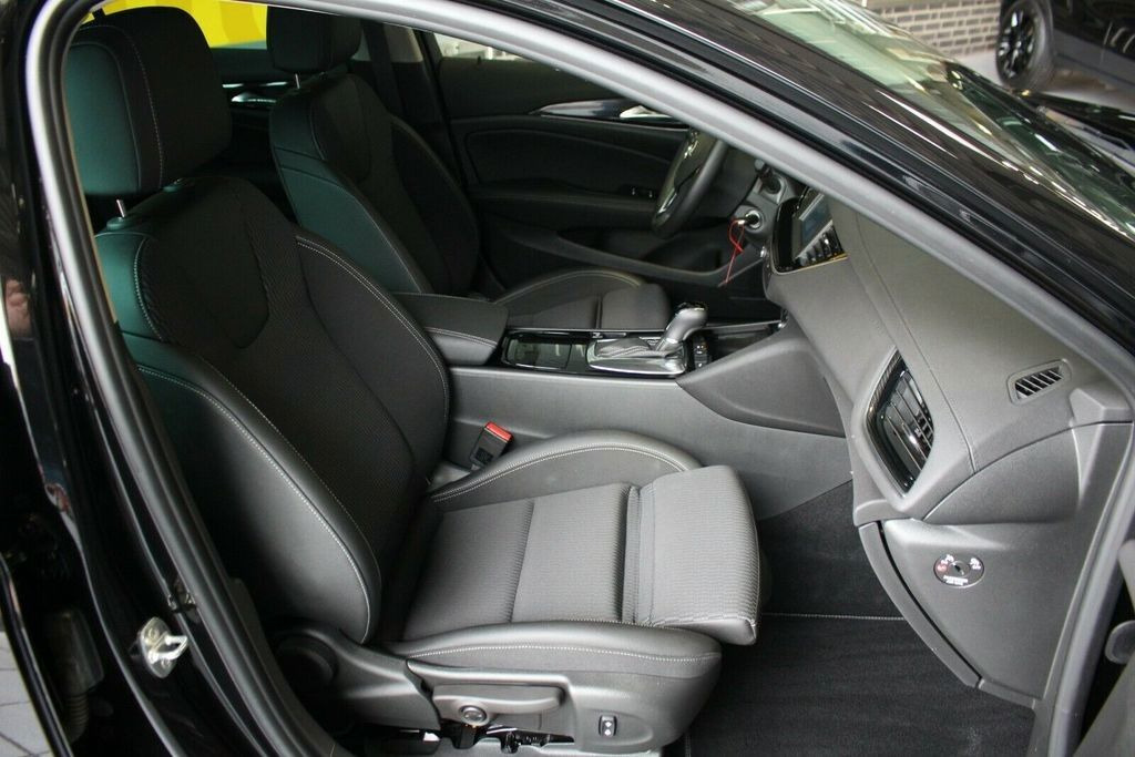 Voiture Opel Insignia B Sports Tourer 4x4 INNOVATION: photos 10