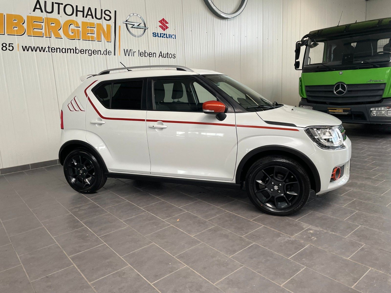 Suzuki Ignis 1,2 Intro Edtion+ - Voiture: photos 2 Suzuki Ignis 1,2 Intro Edtion+ - Voiture: photos 2
