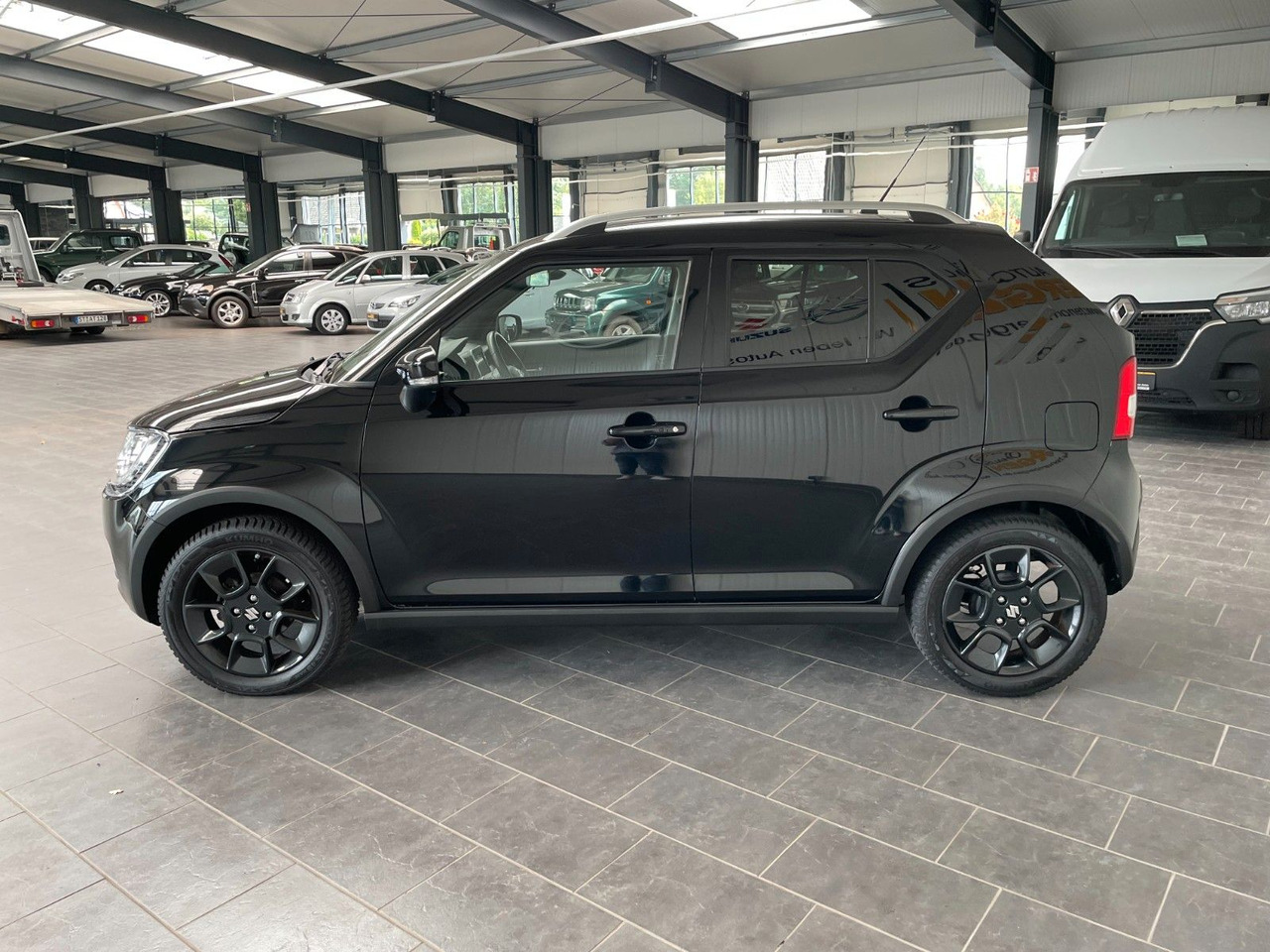 Suzuki Ignis Comfort+ Behinderten-Umbau Kamera Navi LED - Berline: photos 5 Suzuki Ignis Comfort+ Behinderten-Umbau Kamera Navi LED - Berline: photos 5