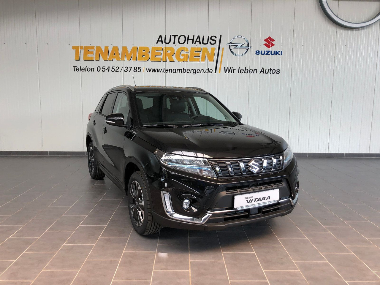 Suzuki Vitara 1.5 Hybrid Comfort+Automatik/ Panor.-Dach - SUV: photos 1 Suzuki Vitara 1.5 Hybrid Comfort+Automatik/ Panor.-Dach - SUV: photos 1
