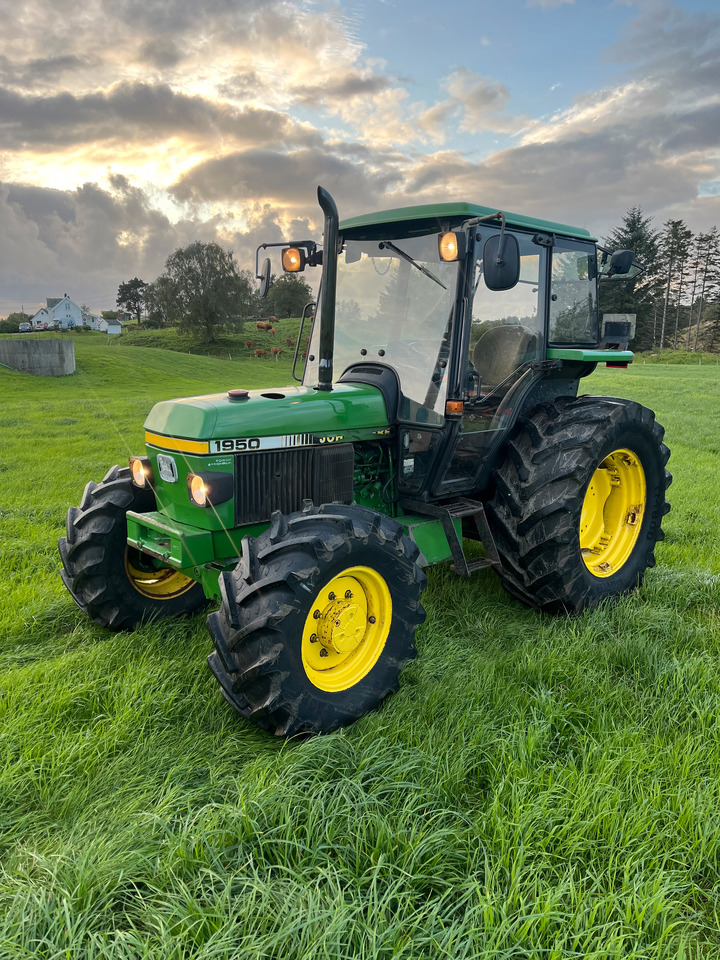 JOHN DEERE 1950 - Tracteur agricole: photos 2 JOHN DEERE 1950 - Tracteur agricole: photos 2