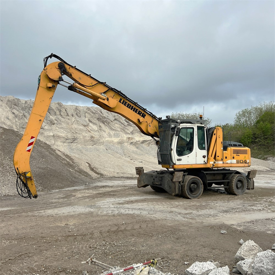 Liebherr 904C HD Litronic - Pelle sur pneus: photos 1 Liebherr 904C HD Litronic - Pelle sur pneus: photos 1