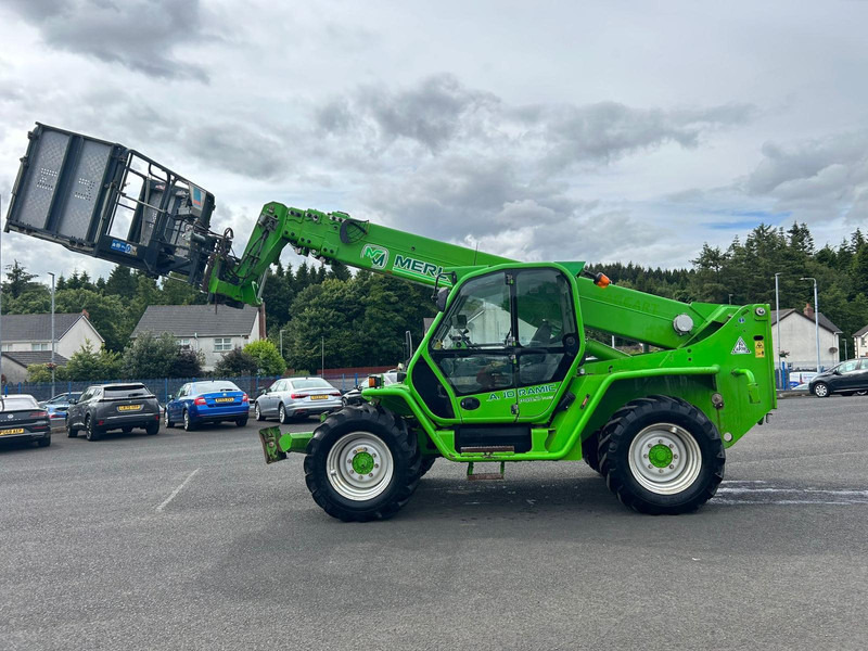 Merlo P 40.17 PLUS Merlo P40.17 PLUS - Chariot télescopique: photos 1 Merlo P 40.17 PLUS Merlo P40.17 PLUS - Chariot télescopique: photos 1