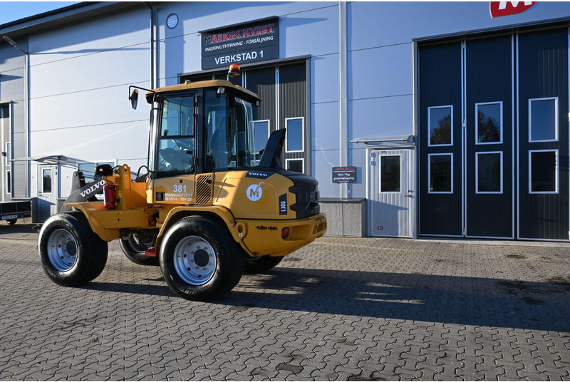 Volvo L30G - Chargeuse sur pneus: photos 3 Volvo L30G - Chargeuse sur pneus: photos 3