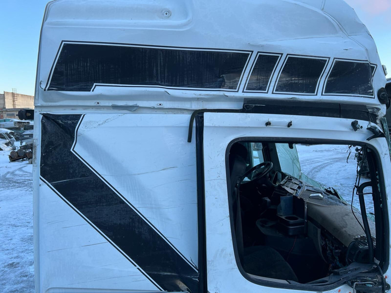 Mercedes-Benz Actros MP4 - Cabine et intérieur: photos 5 Mercedes-Benz Actros MP4 - Cabine et intérieur: photos 5