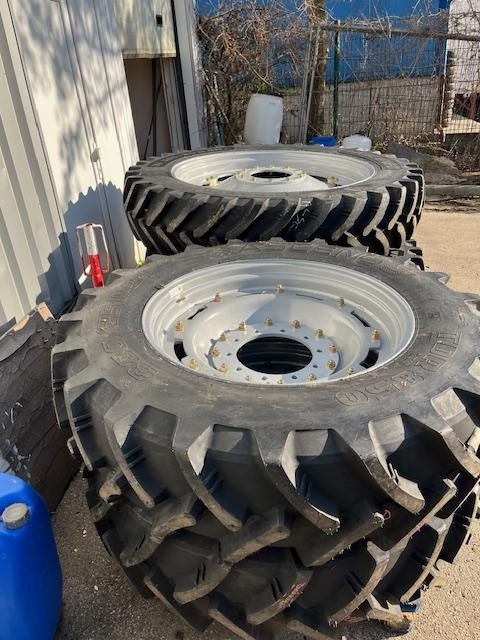 Case/New Holland tillage wheel/polishing wheel - Jante pour Machine agricole: photos 2 Case/New Holland tillage wheel/polishing wheel - Jante pour Machine agricole: photos 2