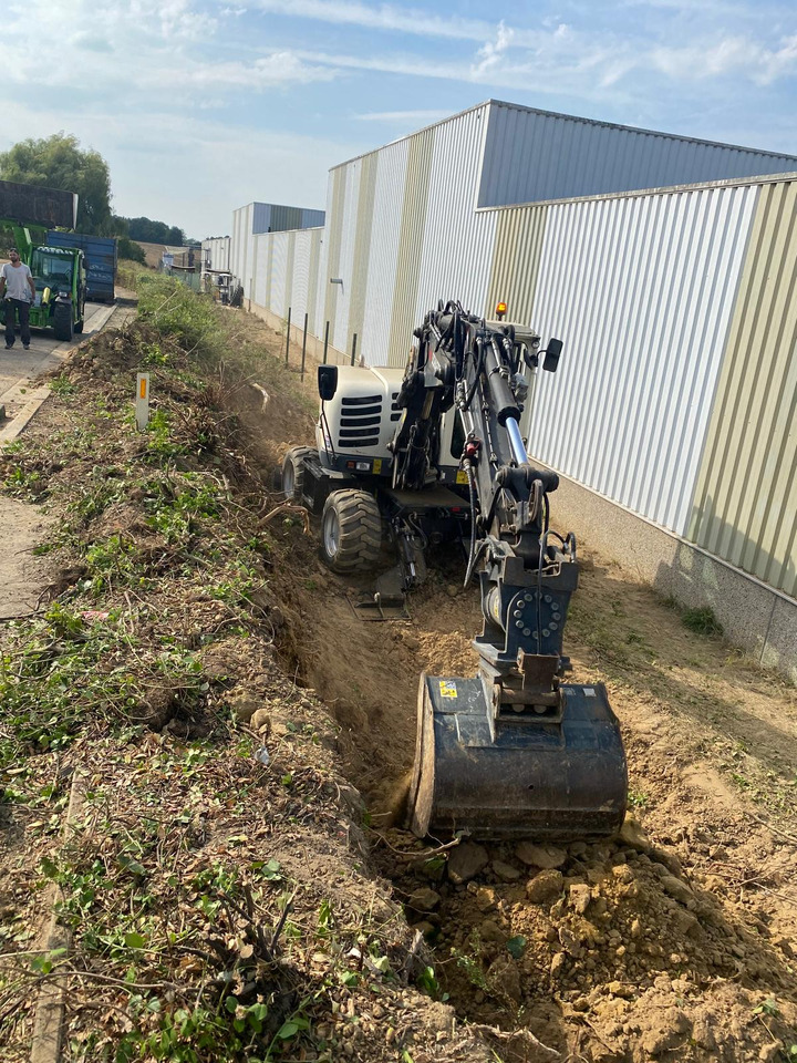 SCHAEFF TW95 - Pelle sur pneus: photos 3 SCHAEFF TW95 - Pelle sur pneus: photos 3