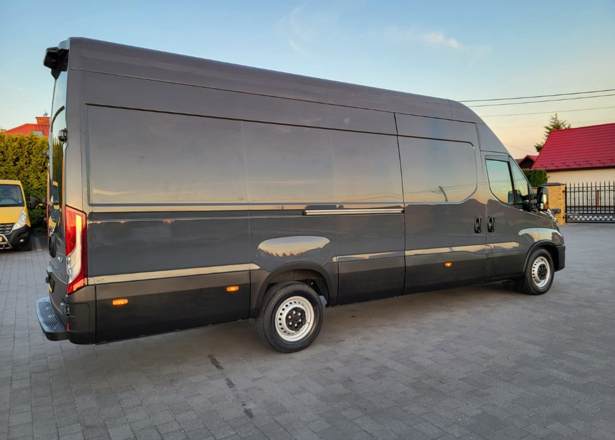 Iveco 35S18 3.0 Hi-Matic Iveco Max L5H3 Salon Polska Hi - Matic - Fourgon utilitaire: photos 4 Iveco 35S18 3.0 Hi-Matic Iveco Max L5H3 Salon Polska Hi - Matic - Fourgon utilitaire: photos 4