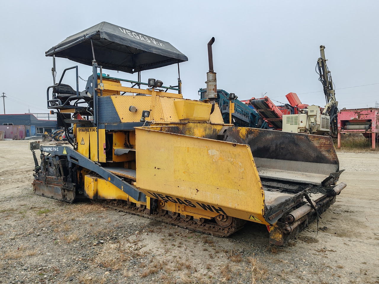 Dynapac F14C - Répandeuse: photos 1 Dynapac F14C - Répandeuse: photos 1