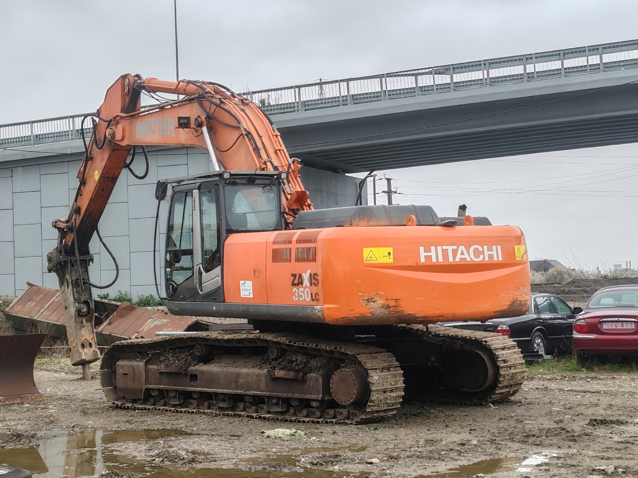 Hitachi ZX350LC-3 - Pelle sur chenille: photos 5 Hitachi ZX350LC-3 - Pelle sur chenille: photos 5