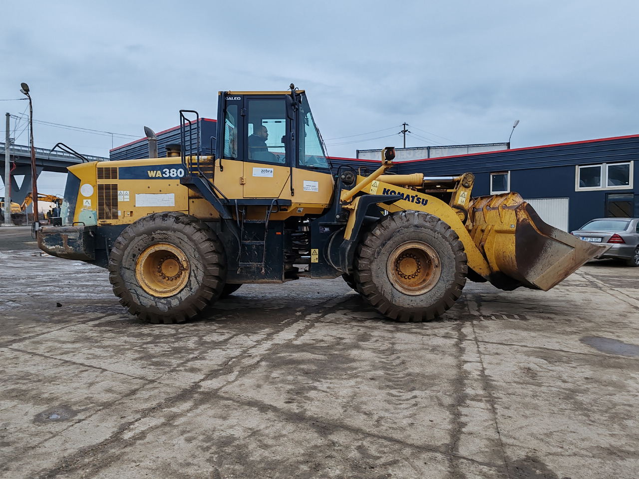 KOMATSU WA 380-S - Chargeuse sur pneus: photos 5 KOMATSU WA 380-S - Chargeuse sur pneus: photos 5