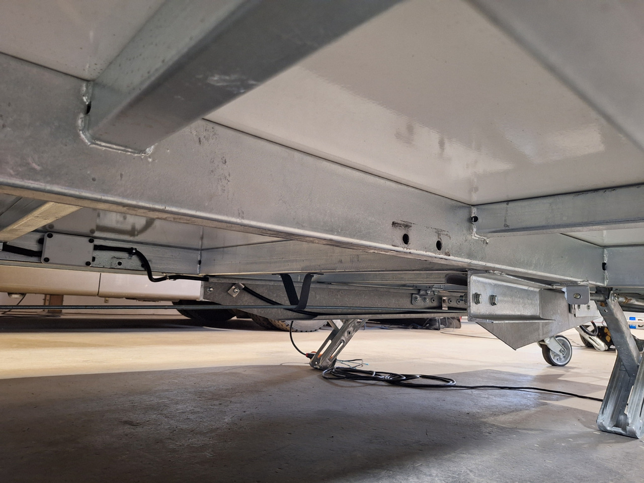 Deli Star Trailer 6000 Flower & General Sales - EU Standards - Remorque magasin: photos 4 Deli Star Trailer 6000 Flower & General Sales - EU Standards - Remorque magasin: photos 4