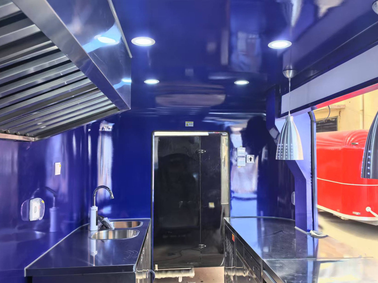 Deli Star Trailer Deli Street Food - Remorque magasin: photos 3 Deli Star Trailer Deli Street Food - Remorque magasin: photos 3