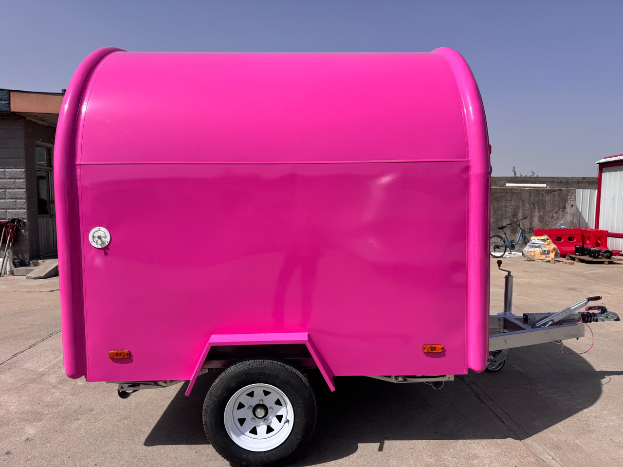 Deli Star Trailers EasyGo 230 Light - EU standards - Remorque magasin: photos 2 Deli Star Trailers EasyGo 230 Light - EU standards - Remorque magasin: photos 2