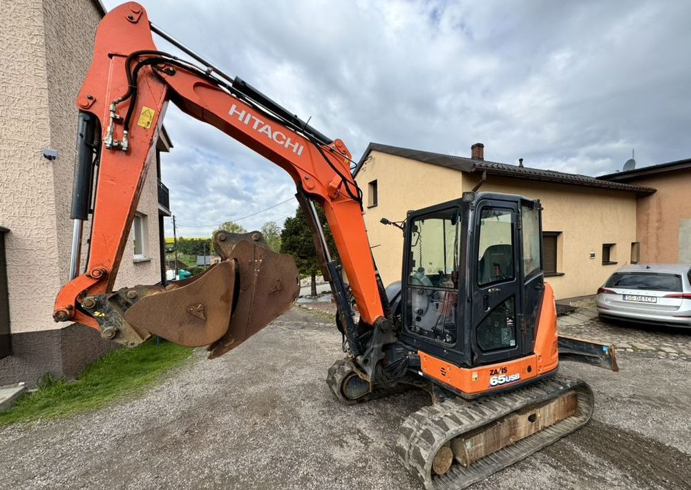 Hitachi ZX65USB-6 CLR - Pelle sur chenille: photos 1 Hitachi ZX65USB-6 CLR - Pelle sur chenille: photos 1