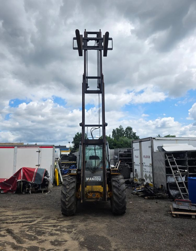 Manitou M26.4 Terenowy 4x4 5,5m - Chariot élévateur: photos 1 Manitou M26.4 Terenowy 4x4 5,5m - Chariot élévateur: photos 1