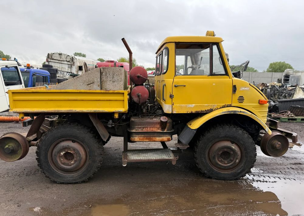 Mercedes-Benz UNIMOG 406B - Camion plateau: photos 5 Mercedes-Benz UNIMOG 406B - Camion plateau: photos 5