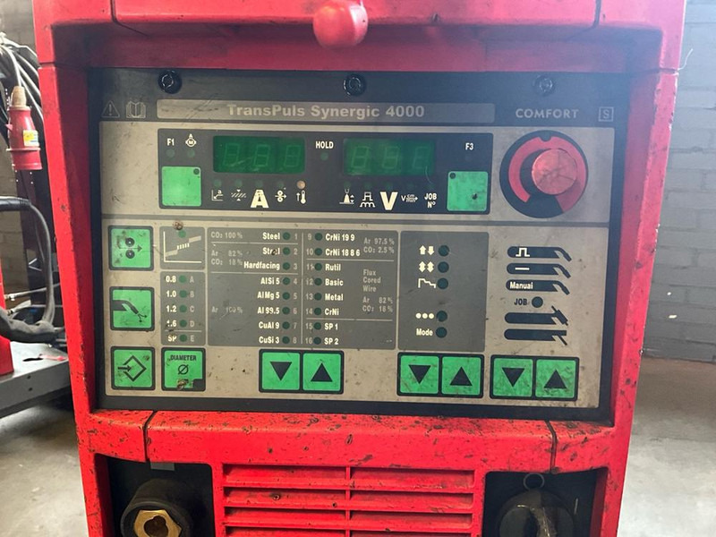 Fronius TransPulse Synergic 4000 - Machine à métaux: photos 5 Fronius TransPulse Synergic 4000 - Machine à métaux: photos 5