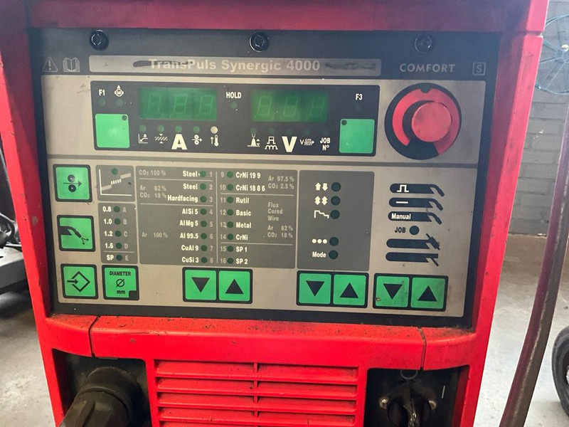 Fronius TransPulse Synergic 4000 - Machine à métaux: photos 5 Fronius TransPulse Synergic 4000 - Machine à métaux: photos 5