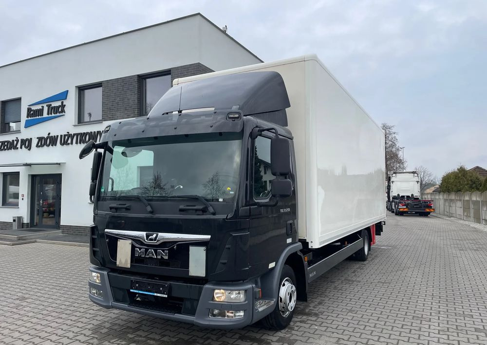 MAN TGL 12.250, KONTENER 7,3m ( 18 europalet ) - Camion fourgon: photos 2 MAN TGL 12.250, KONTENER 7,3m ( 18 europalet ) - Camion fourgon: photos 2