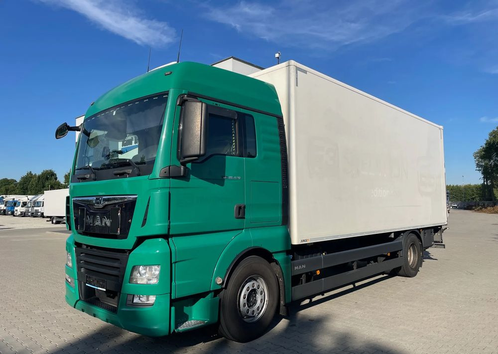 MAN TGX 18.420/ KONTENER 7,2m - Camion fourgon: photos 2 MAN TGX 18.420/ KONTENER 7,2m - Camion fourgon: photos 2