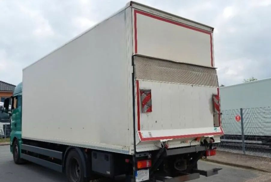 MAN TGX 18.420/ KONTENER 7,2m - Camion fourgon: photos 4 MAN TGX 18.420/ KONTENER 7,2m - Camion fourgon: photos 4