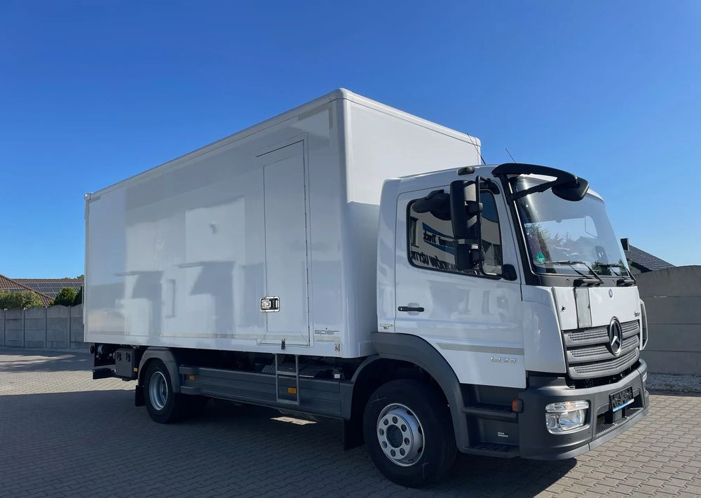 Mercedes-Benz ATEGO 1324, 15 EUROPALET, ŁADOWNOŚĆ 7,5 T - Camion fourgon: photos 5 Mercedes-Benz ATEGO 1324, 15 EUROPALET, ŁADOWNOŚĆ 7,5 T - Camion fourgon: photos 5